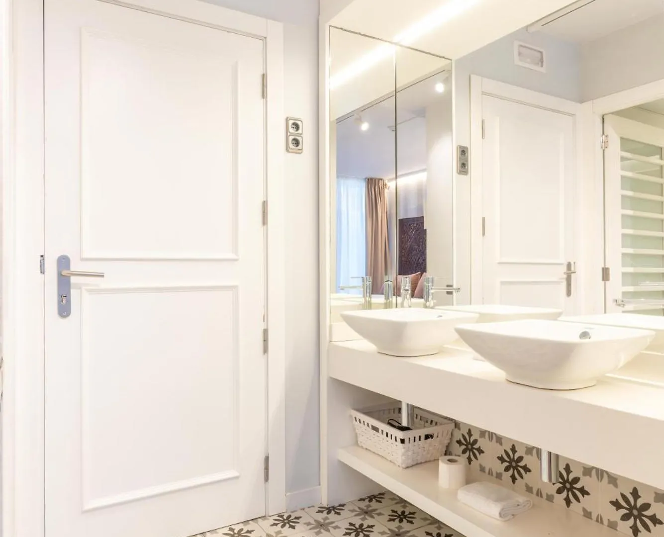 Serennia Fira Gran Via Exclusive Rooms L'Hospitalet de Llobregat 2*,  İspanya