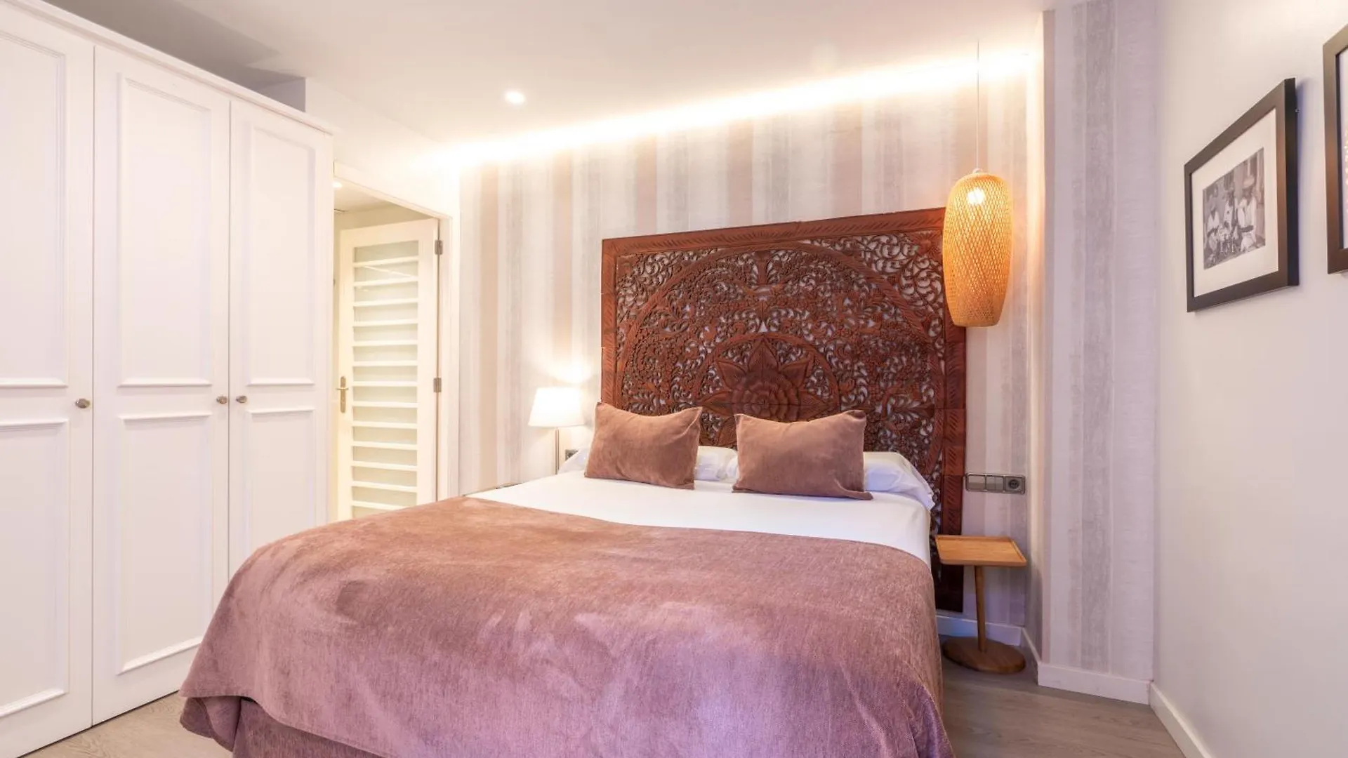 Serennia Fira Gran Via Exclusive Rooms location